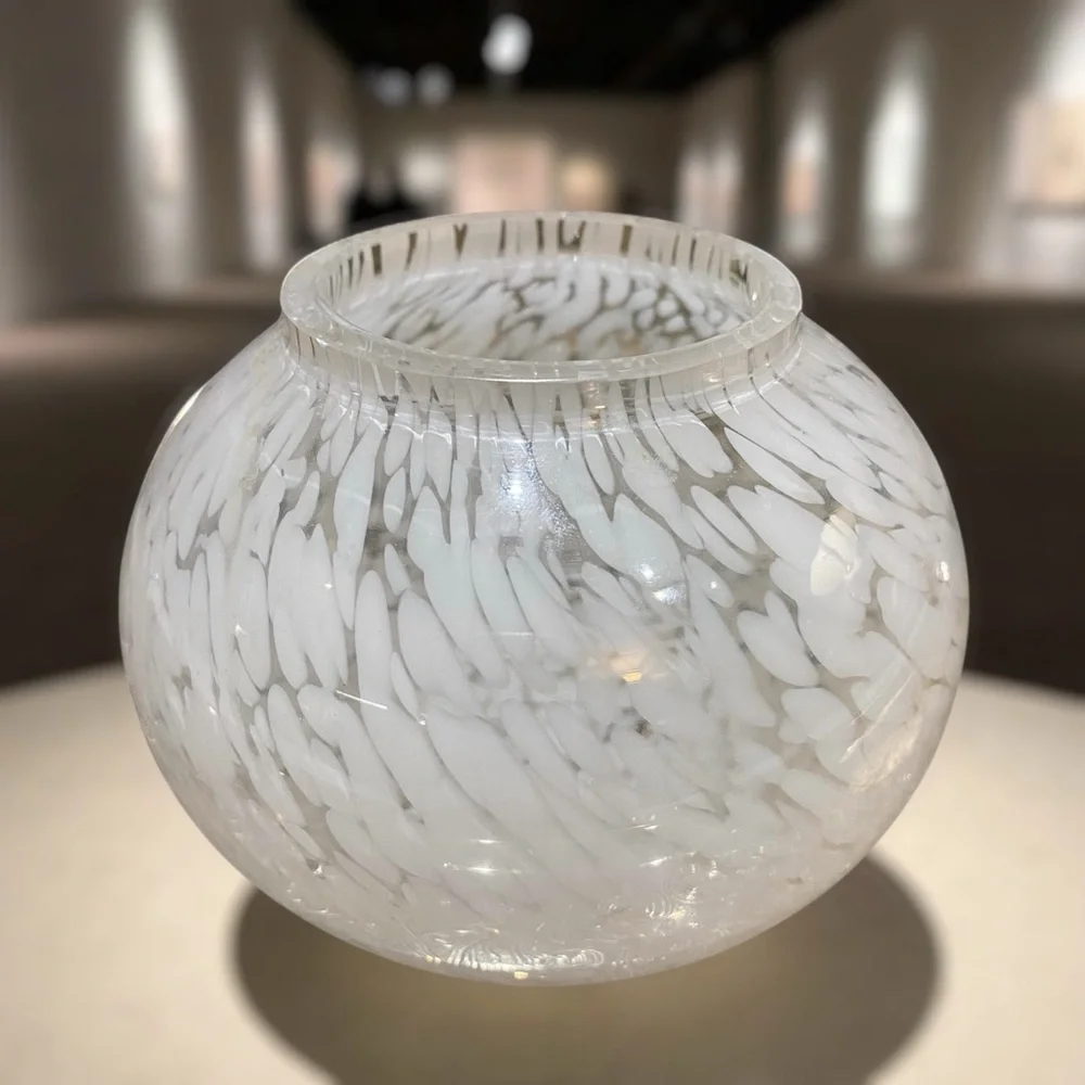 Thomas O’Brien Vintage Modern Art Glass Vase White Clear